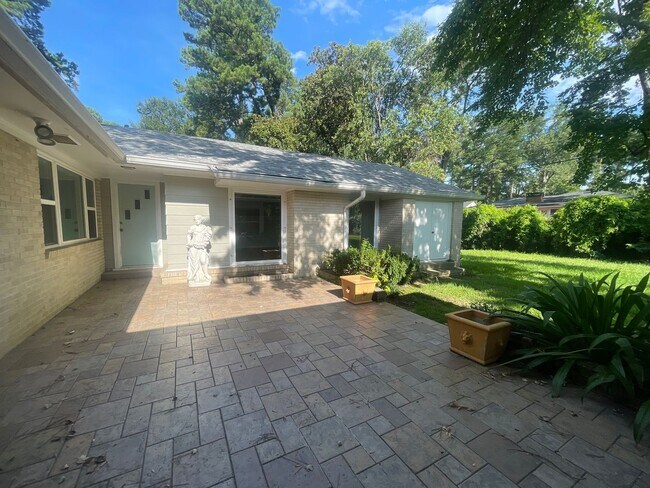 Building Photo - South Highland Beauty! This Is The One To ...