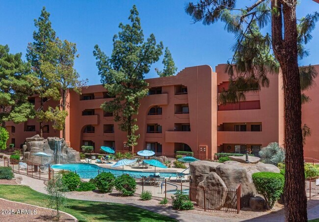 Building Photo - 4303 E Cactus Rd