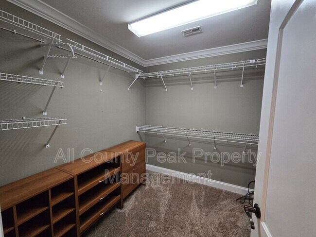 Building Photo - 216 Shady Ridge Ln