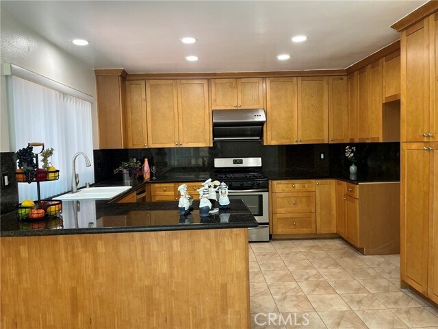 Building Photo - 525 Valley Forge Dr