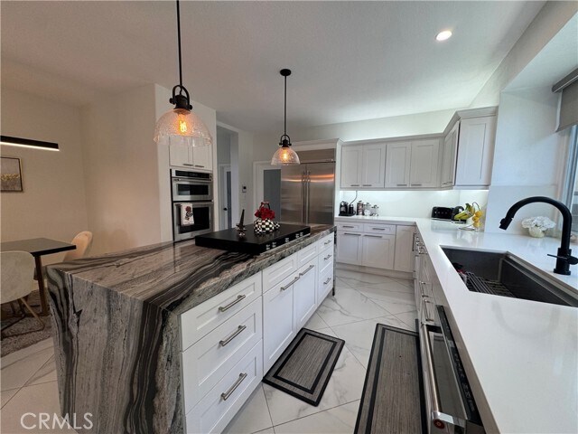 Building Photo - 27190 S Ridge Dr
