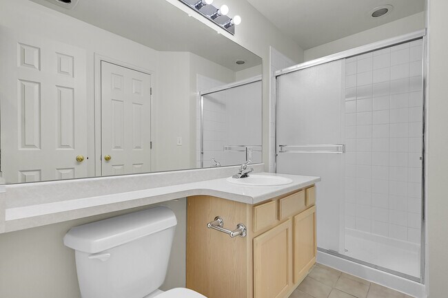Building Photo - 530 Mohawk Dr
