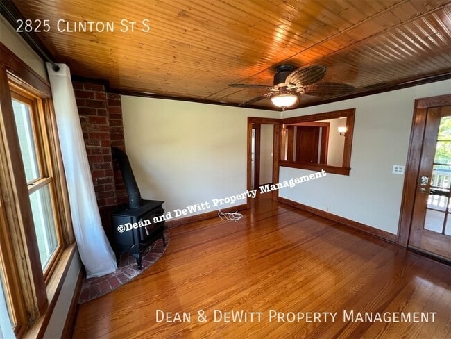 Building Photo - 2825 Clinton St S