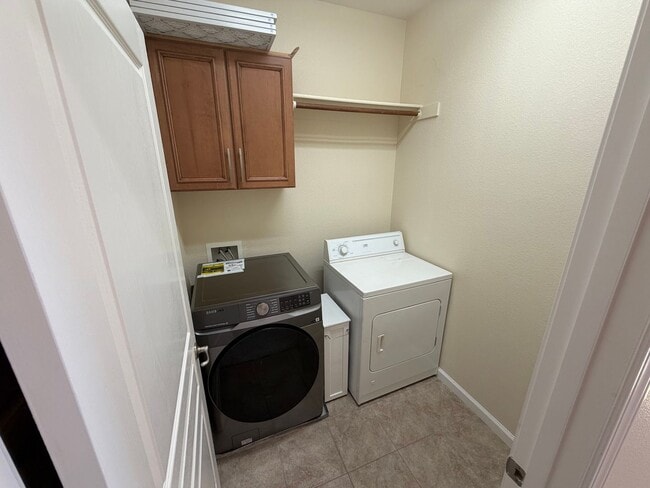 Building Photo - 5028 Ocean Ln