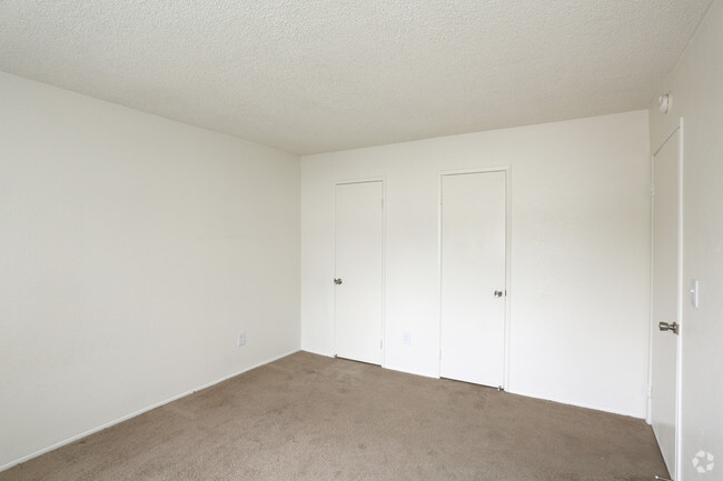 2 BR, 1 BA - 885 SF - Mesa Vista Apartment Homes