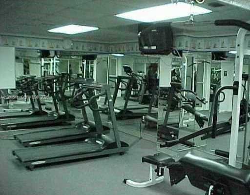 Building Photo - 2899 Collins Ave