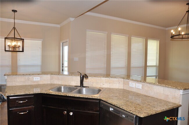 Building Photo - 5603 Drury Ln