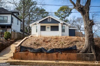 Building Photo - 1401 Boulevard NE