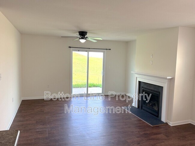 Building Photo - 3997 Long Arrow Dr