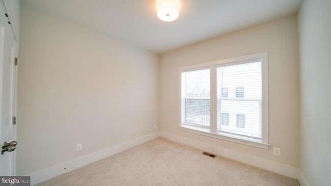 Building Photo - 43057 Pony Truck Terrace