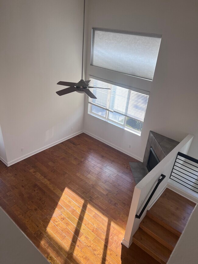 view of the living room from above- tall celings - 14907 Moorpark St