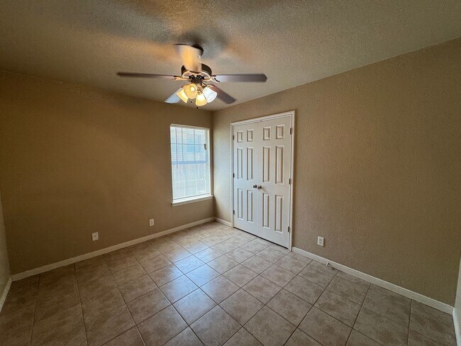 Building Photo - 1301 Powder River Dr