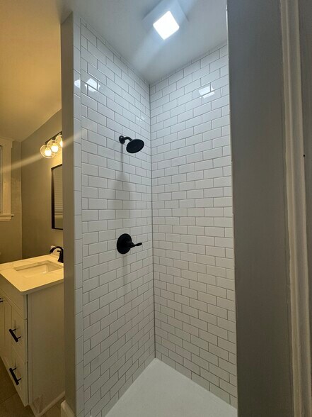 Building Photo - 2882 Wasson Rd