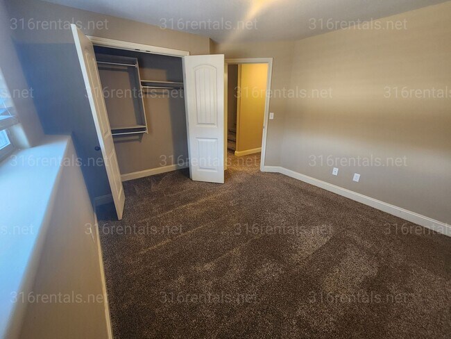 Building Photo - $1,850- 4 bedroom / 3 bathrooms - Beautiful and Large Home! *COMING SOON*