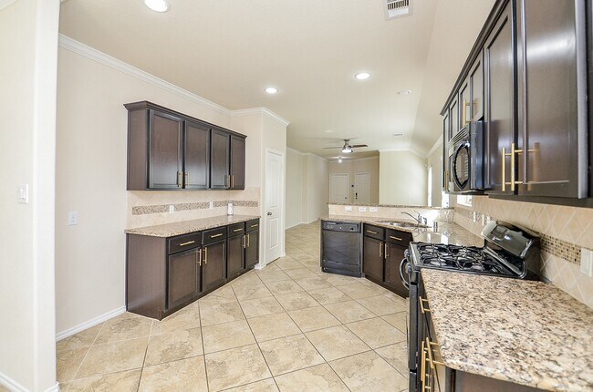 Building Photo - 10926 Clearsable Ln