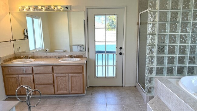 Building Photo - 257 Claremont Ave