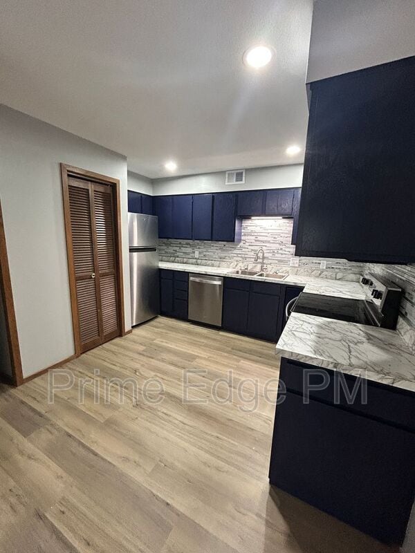 Building Photo - 1701 Ridgehaven Ct