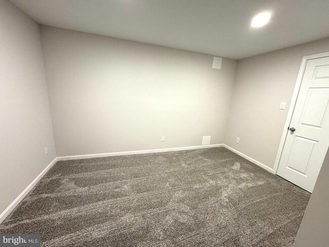 Building Photo - 2903 Montauk Ct