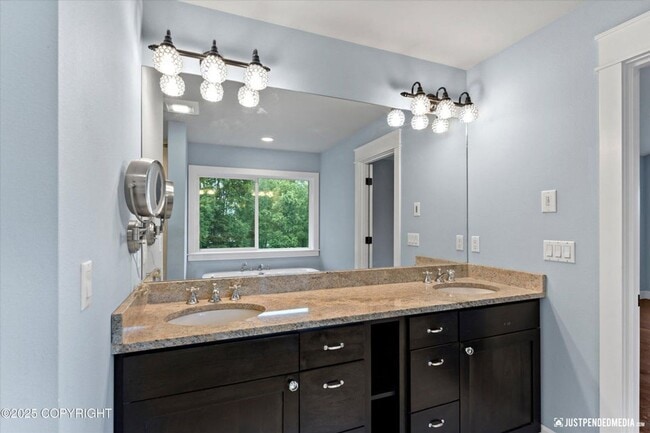 Building Photo - 5026 Heritage Heights Dr