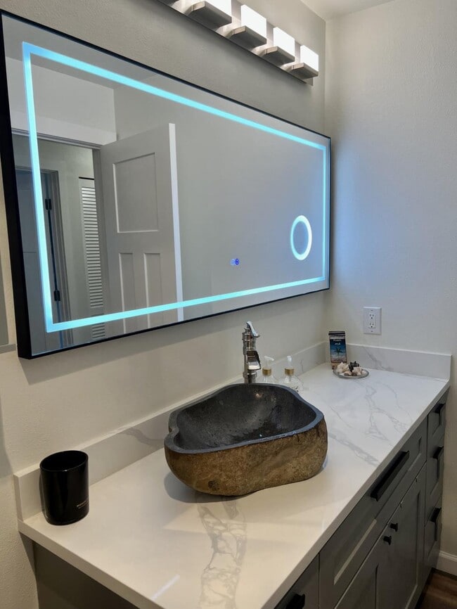 Building Photo - 10825 SE 200th St - 2 bedrooms