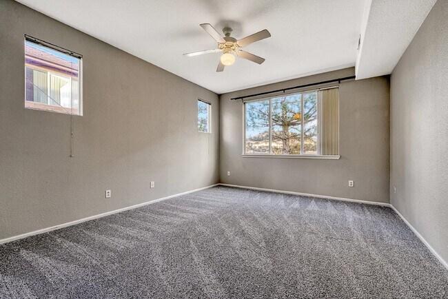 Building Photo - $2,040.95, 2 bed, 2 bath Condo located in Aurora with Central AC and In Unit Laundry