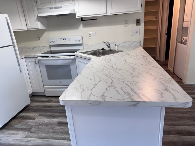 Building Photo - 720 S 24th St