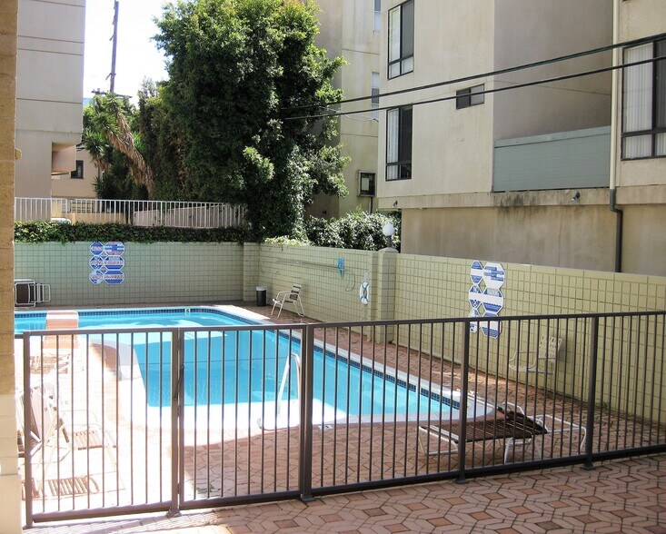 Building Pool - 1300 Midvale Ave