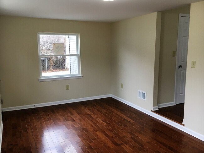 Building Photo - **BEAUTIFULLY REMODELED 2-BEDROOM HOME W/ 2-CAR GARAGE!!**