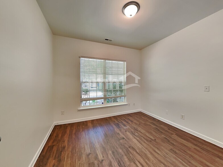 Building Photo - 8428 Whisper Ridge Pl