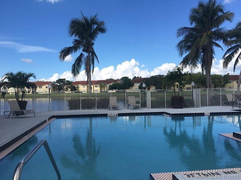 Building Photo - 12980 Vista Isles Dr