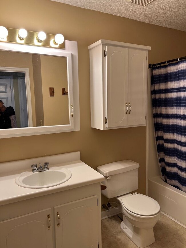 Building Photo - 452 Sandy Oak Dr