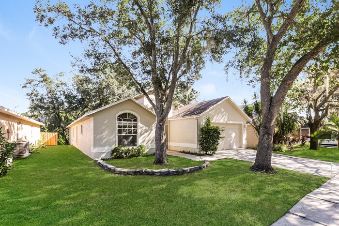 Building Photo - 2518 Clareside Dr