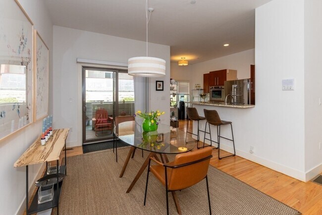 Building Photo - 769 Heath St