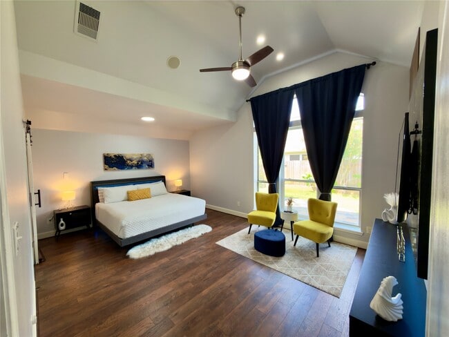 Building Photo - 5407 Stoneridge Ct