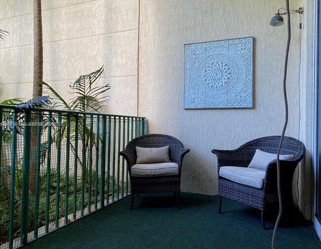 Building Photo - 20000 E Country Club Dr