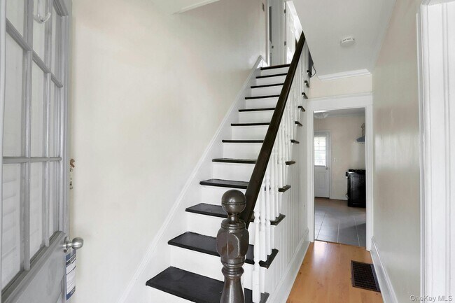 Building Photo - 24 Firth St