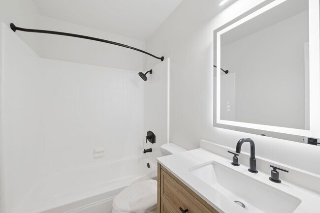 Building Photo - 6828 Fulton Ave