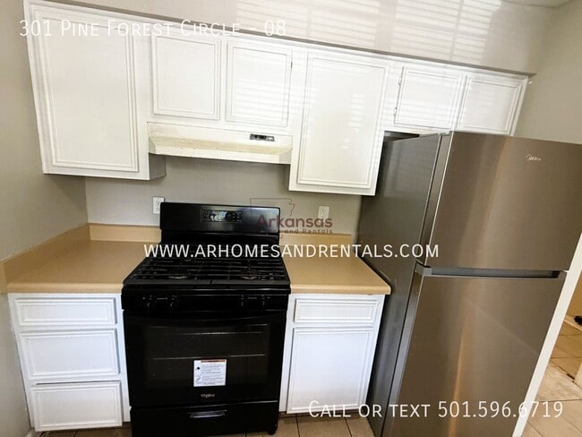 Building Photo - 301 Pine Forest Cir