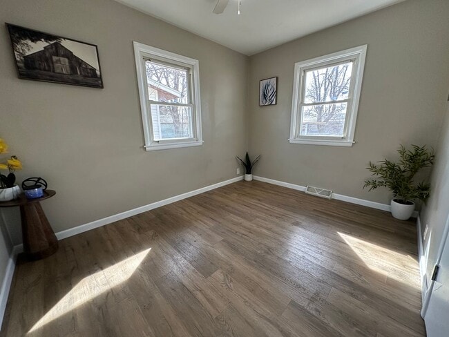 Building Photo - 4039 Niles St