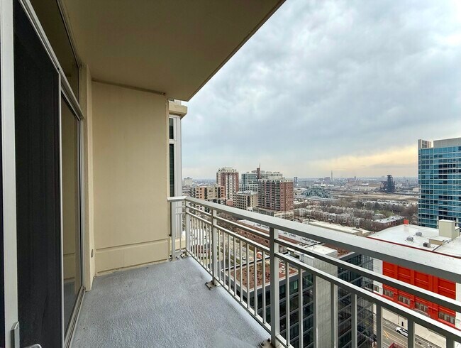 Building Photo - 1400 S Michigan Ave