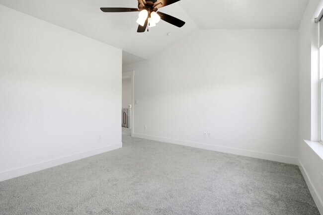 Building Photo - 1627 W Talus Rdg Dr