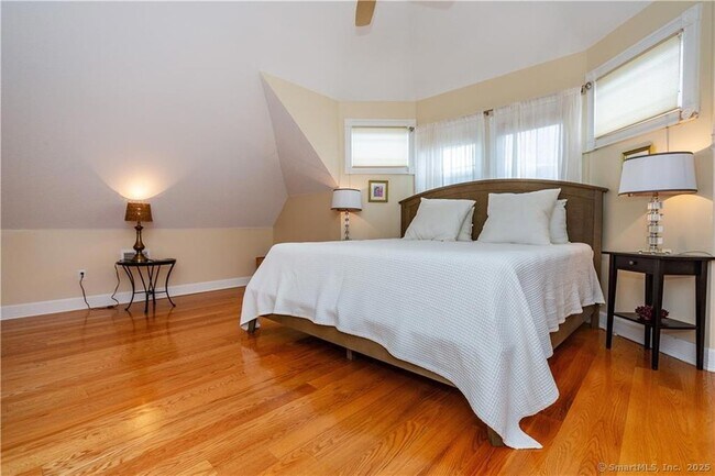 Building Photo - 7 Gibson Ave