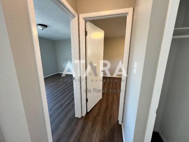 Building Photo - 5875 Highland Dr