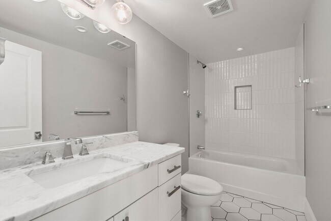 Building Photo - 176 Winthrop Shore Dr