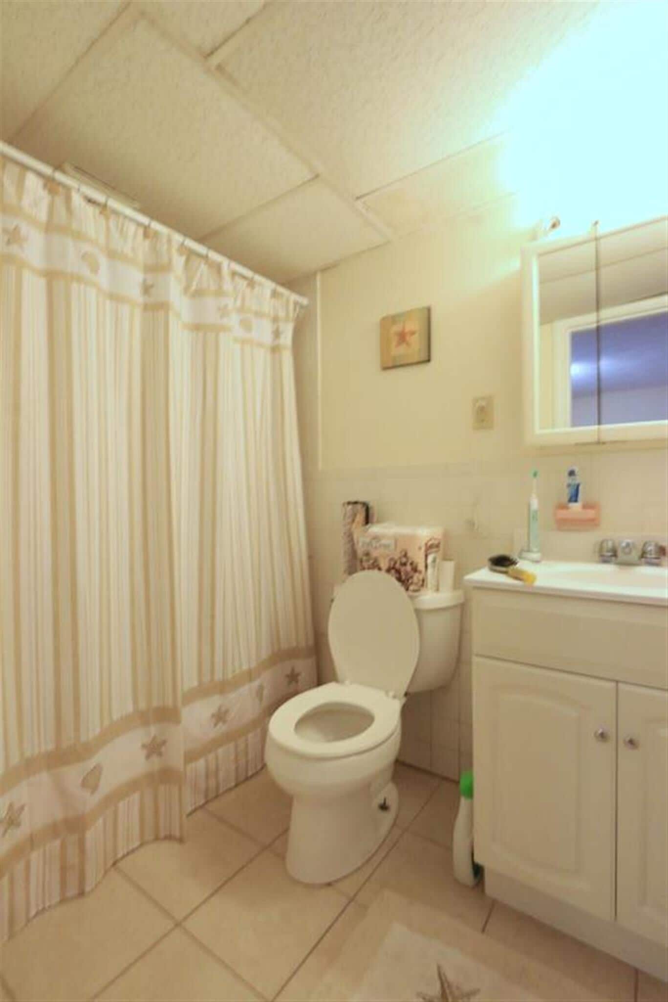 Building Photo - 128 Pine St