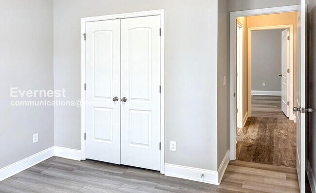 Building Photo - 130 Shrewsberry Dr