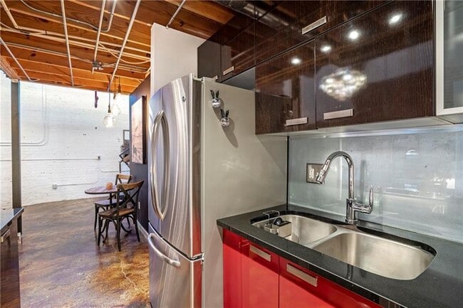 Building Photo - 650 Glen Iris Dr NE