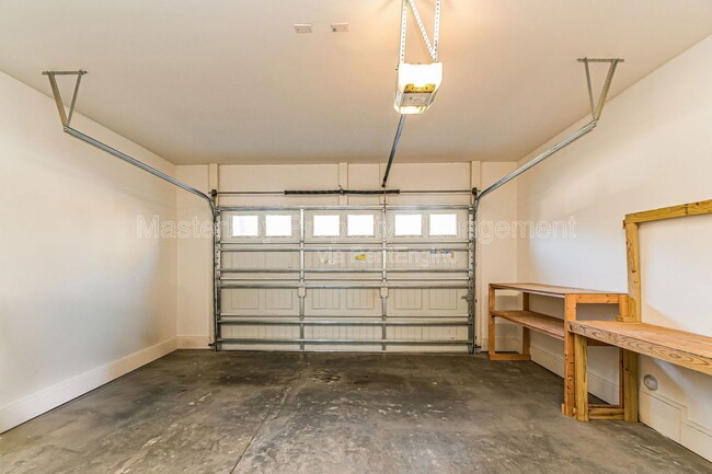 Building Photo - 290 Spring Ave