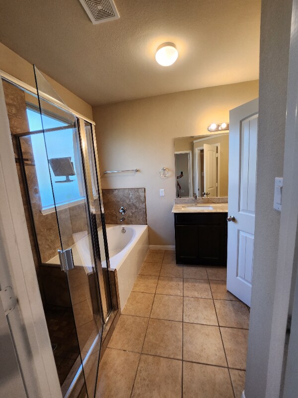 Building Photo - 8622 Austin Thomas Dr