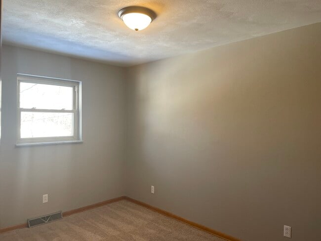 Building Photo - 4555 E 4th St